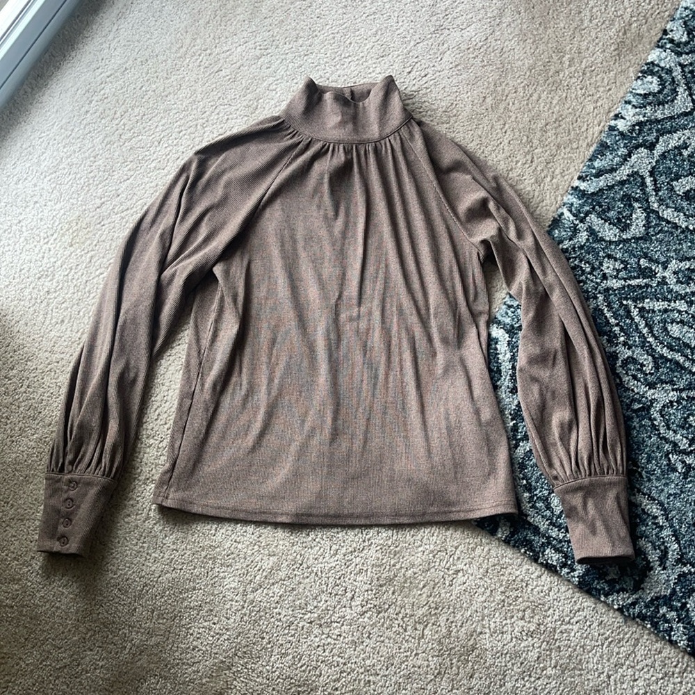 Women’s Listicle Blouse